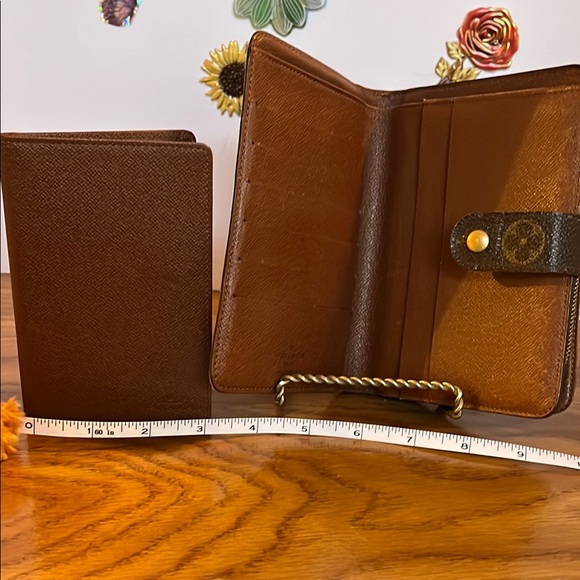 Louis Vuitton Monogram Brown Wallet - Picture 4 of 16